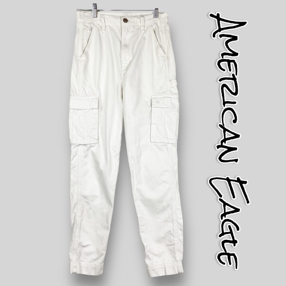 American Eagle Highest Rise Mom Jean Cargo White Straight Leg Womens Size 2